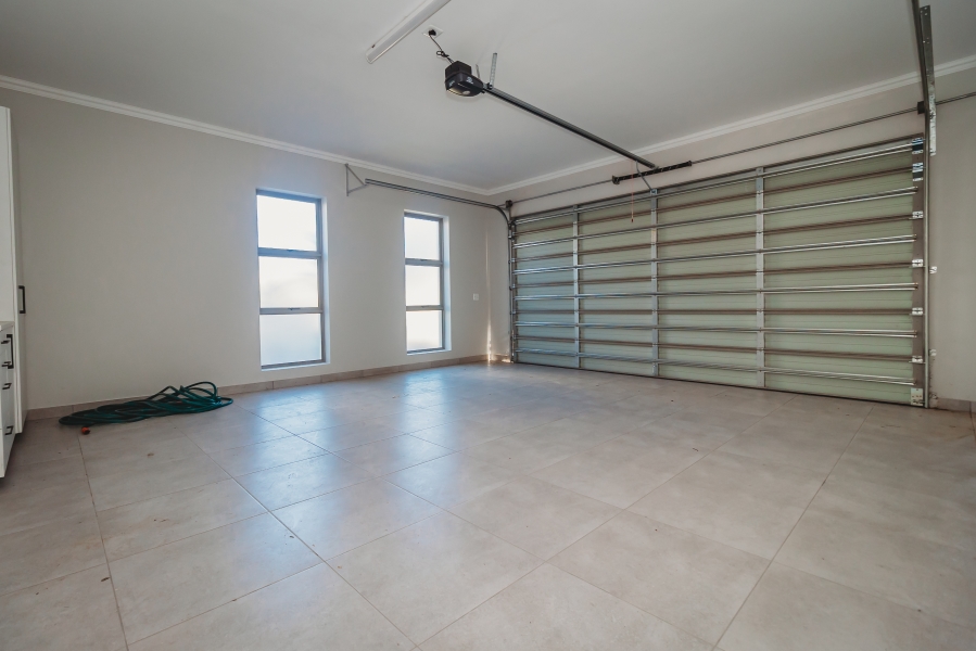 4 Bedroom Property for Sale in Kingswood Golf Estate Western Cape